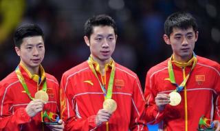 许昕球打到马龙背上